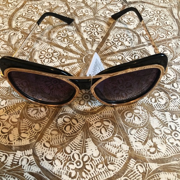 Brand New Black & Gold Chic Sunglasses - Picture 2 of 8